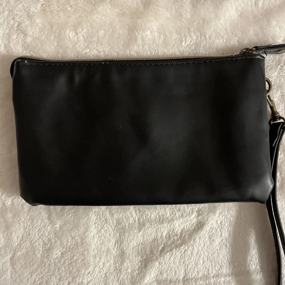 Stone Mountain USA Black Leather Wallet Wristlet 5”x 9” , Soft Smooth Black‎